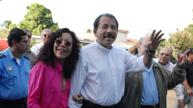 Al presidente nicaragüense, Daniel Ortega, y su esposa, la vicepresidenta, Rosario Murillo, les acusan de fraude electoral en las pasadas elecciones municipales.