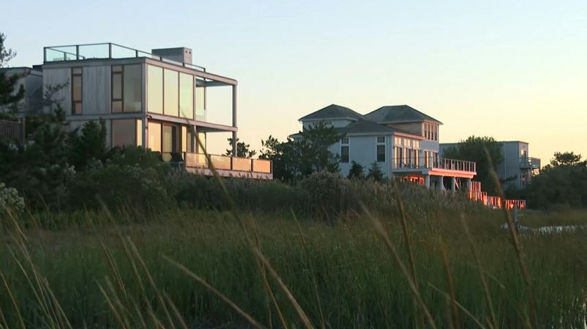 Los neoyorquinos huyen del virus a su burbuja dorada de los Hamptons.