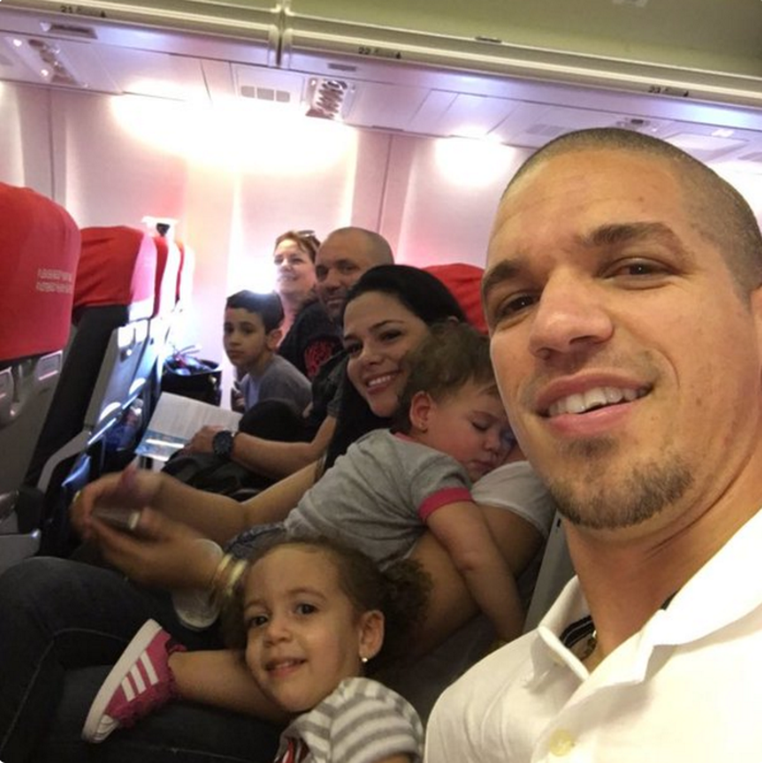 Alonso visita a Cuba por primera vez, acompañado de toda su familia. (CAPTURA VÍA TWITTER)