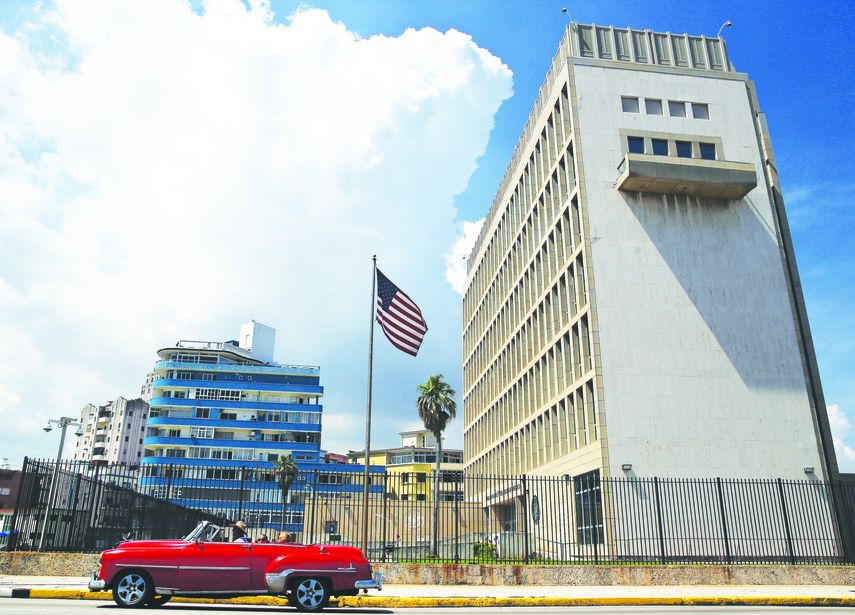 Las relaciones entre EEUU y Cuba se han tensado en los últimos meses a raíz de los supuestos ataques acústicos sufridos por 24 diplomáticos estadounidenses en La Habana.