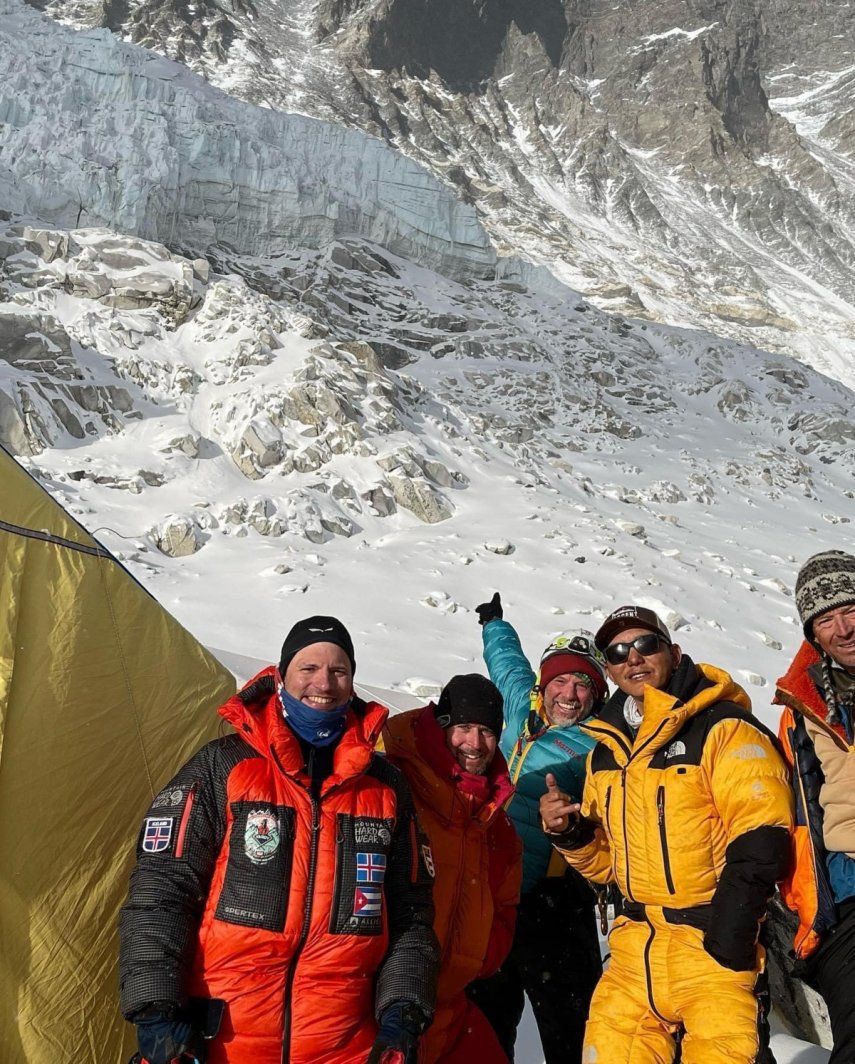 Nepal Celebra Los 70 Años De La Conquista Del Everest