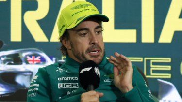 El piloto de Aston Martin, Fernando Alonso, habla en conferencia de prensa tras el Gran Premio de Australia el domingo 2 de abril del 2023.