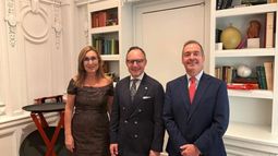 (De izq. a dcha.) Núria Vilanova (CEAPI), Xavier Espot (Presidente de Andorra) y Carlos Díaz-Rossilo (Centro Adam Smith).