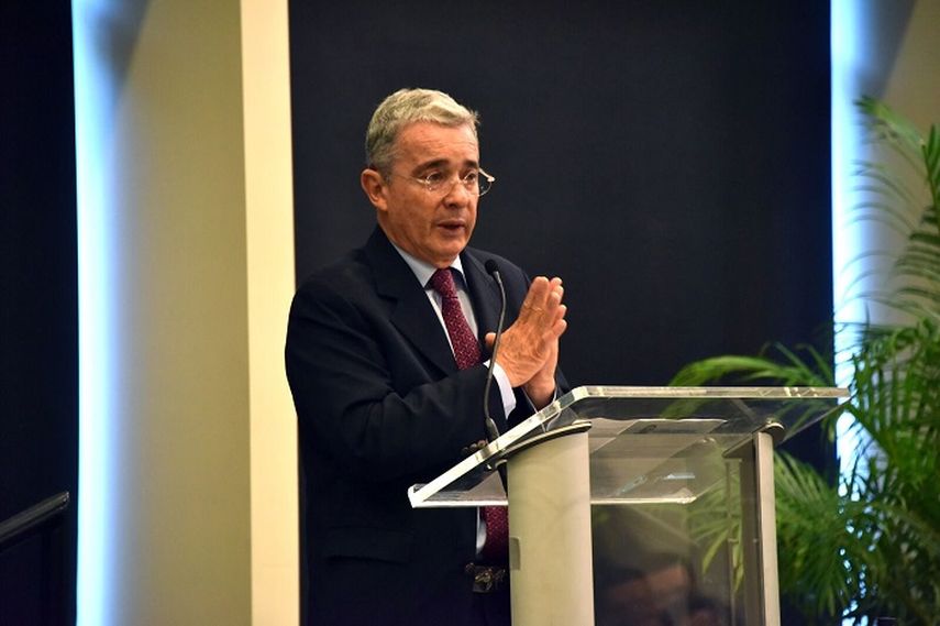 Álvaro Uribe, expresidente colombiano, ofrece una conferencia en la Universidad de Miami (GISELLE SANTALUCCI)
