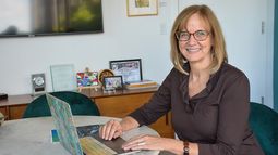 Comisionada de Miami-Dade Eileen Higgins. Comisionada de Miami-Dade Eileen Higgins.