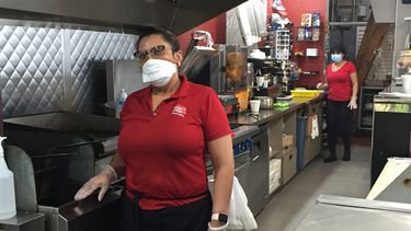 Mary Rodr&iacute;guez, atiende sin parar la cafeter&iacute;a&nbsp;Mimas&nbsp;Kitchen.