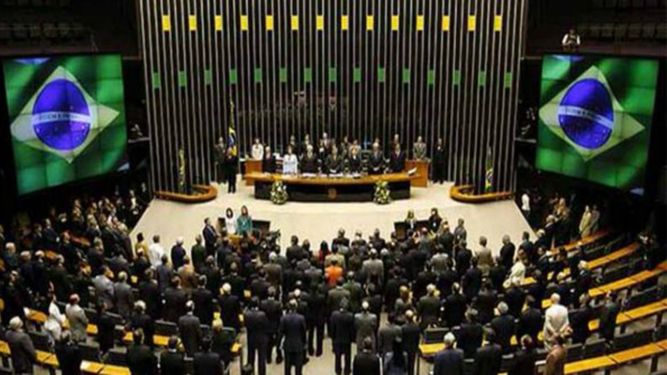 El presidente del Parlamento venezolano, Julio Borges, será recibido por el presidente del Senado de Brasil, Eunicio Oliveira, y por el canciller José Serra, para tratar la crisis de Venezuela.