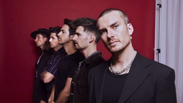 Los chicos de la banda Dvicio.