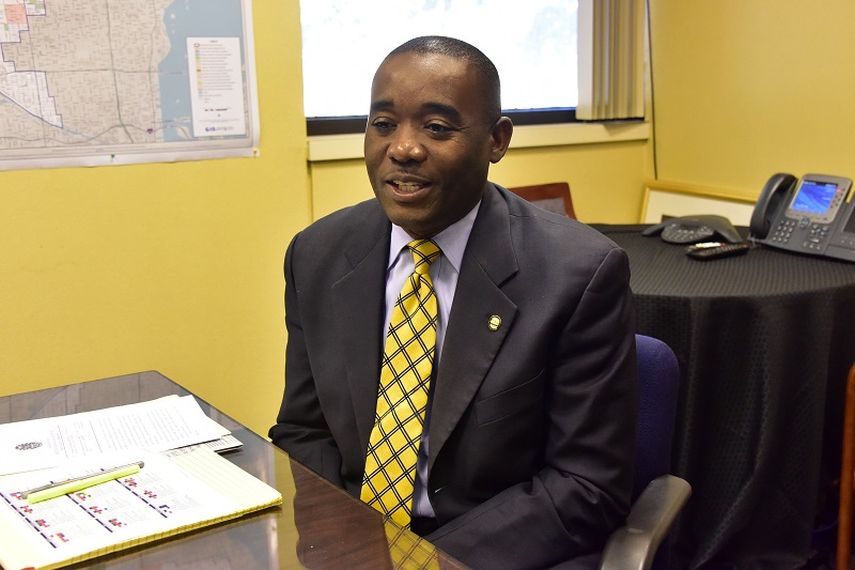 Jean Monestime, nuevo presidente de la Comisión de Miami-Dade, busca que haya empleos de calidad que incrementen los sueldos. (Giselle Santalucci)