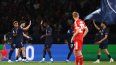 El delantero georgiano del Paris Saint-Germain, Khvicha Kvaratskhelia (2.º por la izquierda), celebra con el delantero francés del Paris Saint-Germain, Ousmane Dembélé (3.º por la izquierda), tras marcar el cuarto gol de su equipo durante el partido de ida de las semifinales de la Liga de Campeones de la UEFA entre el Paris Saint-Germain (PSG) y el Bayern de Múnich en el Parque de los Príncipes de París, el 28 de abril de 2026.&nbsp;