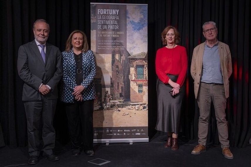 José Andrés Torres Mora, presidente de Acción Cultural Española; María del Mar Villafranca, presidenta de la Asociación FortunyM Culture y codirectora del ciclo; Carmen Noguero, secretaria general del Cervantes y Francesc Quílez, comisario.