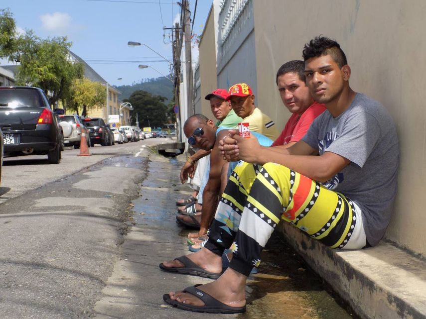Vista de un grupo de cubanos en&nbsp;Puerto España, Trinidad y Tobago.