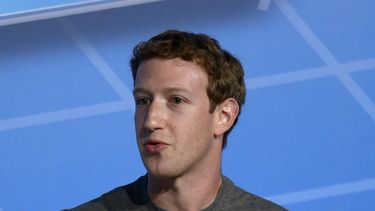 Marck Zuckerberg Presidente y CEO de Facebook, habla durante una conferencia en el Mobile World Congress, la feria más importante del mundo de telefonía móvil en Barcelona, ​​España. (AP)