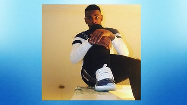 Fotografía cedida por la familia del joven de 22 años Demarco Churchwel, muerto a consecuencia de disparos recibidos en un centro comercial en Nashville, Tenneessee.