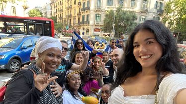 La influencer española Rosa Martorell asistió a una manifestación de cubanos en Barcelona.