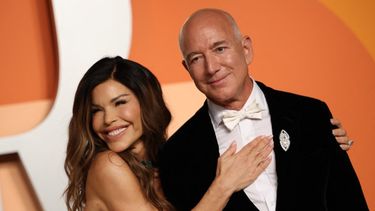El multimillonario Jeff Bezos y la presentadora de televisión Lauren Sanchez comenzaron a salir en secreto antes de 2019