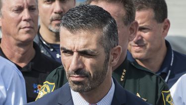 George L. Piro, jefe de la oficina del FBI en Miami, hizo el anuncio ante los medios de comunicación. 