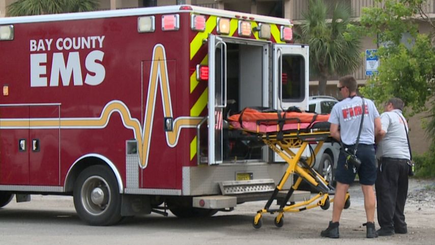 Equipos de emergencia del condado Bay.