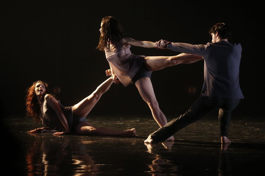 Bailarines del Ballet nacional de Chile.
