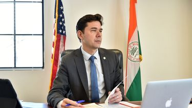 El vicepresidente de la comisión de la ciudad de Miami, Ken Russell.&nbsp;