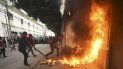 Manifestantes incendiaron parte del edificio del Congreso durante una protesta exigiendo la renuncia del presidente guatemalteco Alejandro Giammattei Manifestantes incendiaron parte del edificio del Congreso durante una protesta exigiendo la renuncia del presidente guatemalteco Alejandro Giammattei