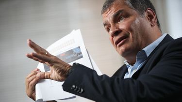 El expresidente ecuatoriano Rafael Correa en entrevista con The Associated Press en Bruselas, el 10 de octubre de 2019.