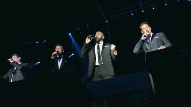 Urs Bühler, David Miller y Sébastien Izambard, de Il Divo, con su invitado especial: Steven LaBrie.&nbsp; 