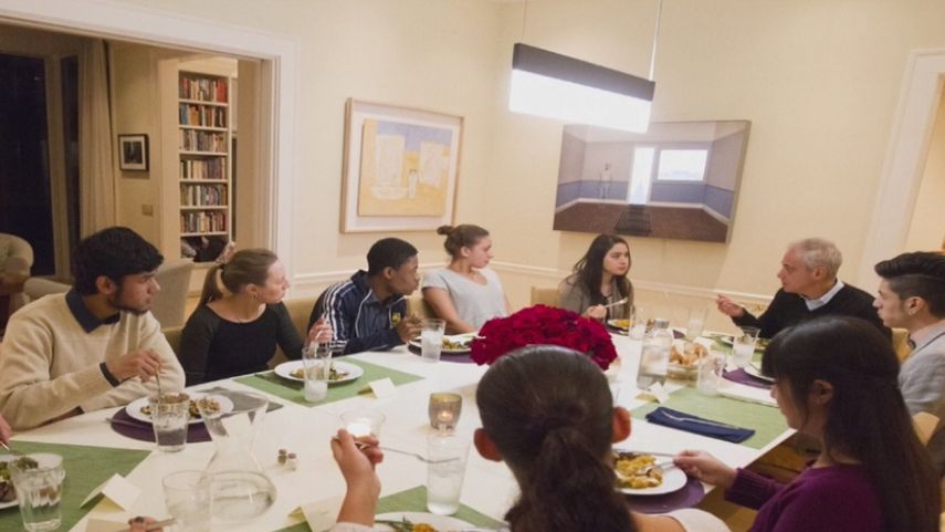 La cena, en la que también participó el cardenal Blase Cupich, arzobispo de Chicago, se realizó sin la presencia de periodistas.