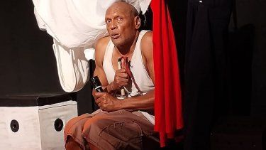 La puesta en escena de la obra Esperando a Odiseo, del director Raúl Martín.&nbsp;