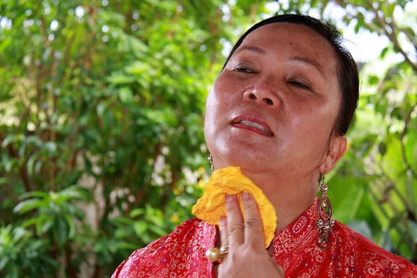 Las mujeres con un historial de violencia de pareja íntima o agresión sexual y síntomas del trastorno de estrés postraumático (TEPT) tienen mayor riesgo de experimentar los síntomas propios de la menopausia.