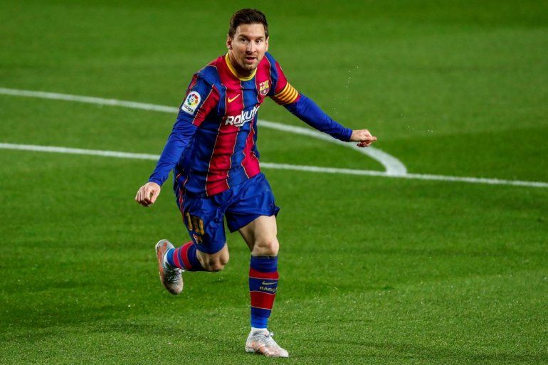 Lionel Messi celebra tras anotar un gol del Barcelona. 