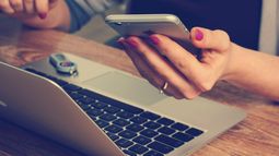 El celular, un complemento en los negocios