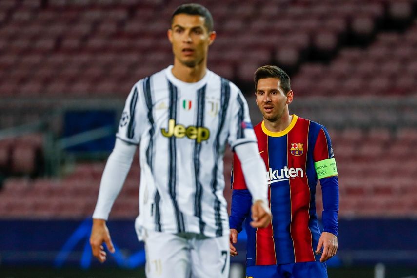 En esta foto del 8 de diciembre de 2020, Lionel Messi del Barcelona y Cristiano Ronaldo de Juventus durante un partido de la Liga de Campeones, el 8 de diciembre de 2020