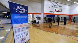 Imagen de un centro de votación en las primarias de 2022.