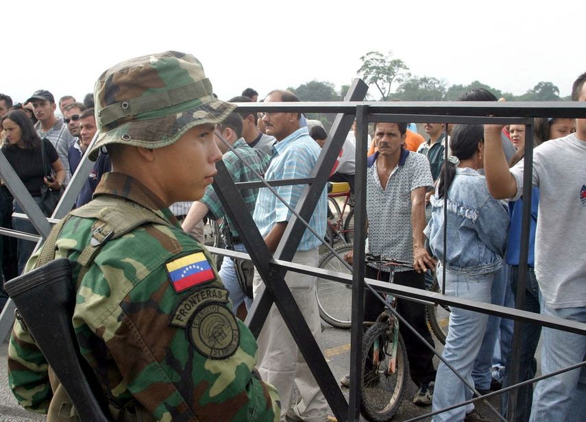El cierre de la frontera entre ambas naciones estimula el nacimiento de bandas criminales.