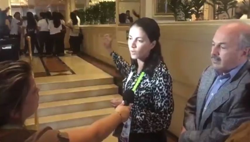 La periodista oficialista Daina Caballero, del sitio Cuba Hoy,&nbsp;abordó a la presidenta de la Red Latinoamericana de Jóvenes por la Democracia.