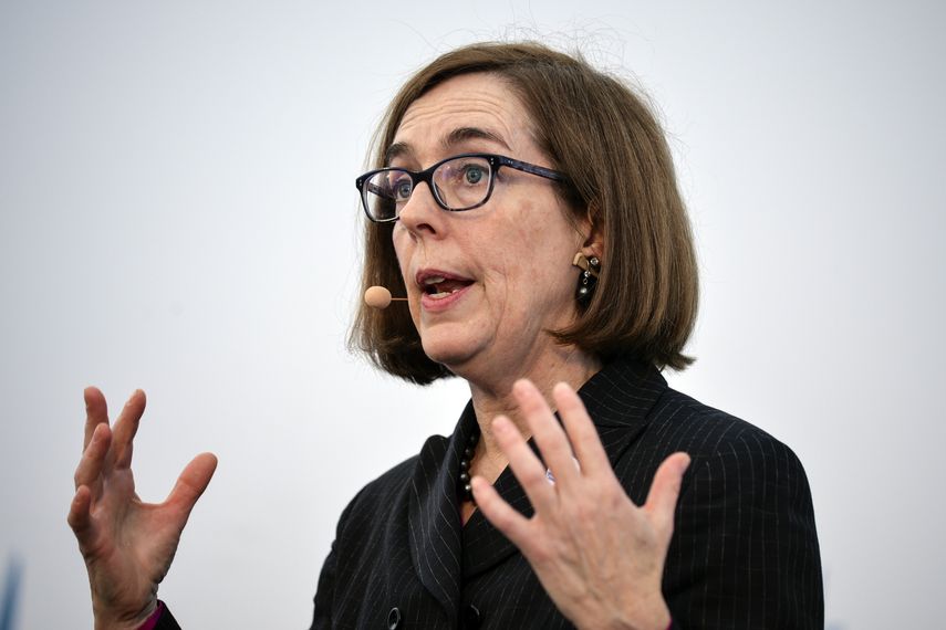 La gobernadora de Oregón,&nbsp;Kate&nbsp;Brown, emitió hoy una orden ejecutiva que prohíbe la perforación petrolera y de gas en el tramo de mar que pertenece al estado.