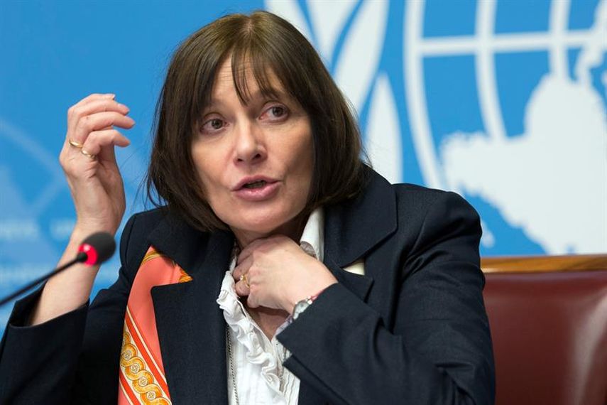 La directora general adjunta de la Organización Mundial de la Salud (OMS), Marie-Paule Kieny, interviene durante una sesión informativa sobre el virus Zika en la sede europea de las Naciones Unidas en Ginebra, Suiza. (EFE)