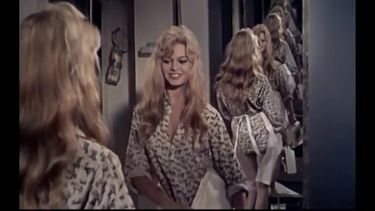 Captura de la actriz Brigitte Bardot en la película Mambo italiano.&nbsp;