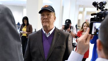 El chef  Mario Batali llega para su acusación foren una corte municipal de  Boston. Batali, cuya carrera se vio afectada por acusaciones de una  conducta sexual inapropiada. (Foto AP/Josh Reynolds, archivo)