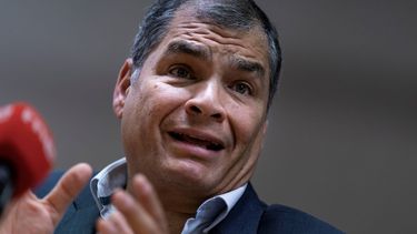 El expresidente de Ecuador, Rafael Correa, sentenciado por corrupci&oacute;n.