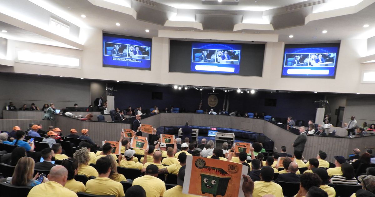 Miami-Dade: En tiempos de bolsillos apretados, tamaño del gobierno condal crece