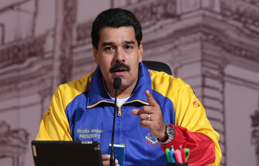 La oposición propuso que para la próxima sesión se discuta sobre el inicio de un juicio político al jefe de Estado, alegando un supuesto abandono del cargo