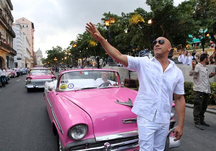 El actor estadounidense Vin Diesel, en una de sus apariciones por La Habana, donde permaneció por dos semanas rodando la octava parte de la saga Rápido y Furioso. (EFE)
