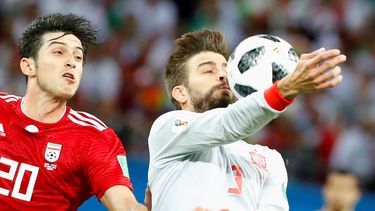 El central español respaldó a su compañero de equipo en el Barcelona FC.