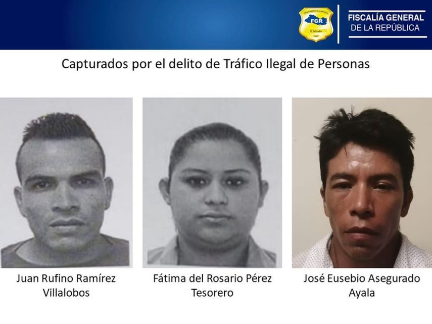 Las autoridades de El Salvador han detenido a tres personas: de izquierda a derecha Juan Rufino Ramírez, Fátima Pérez y José Eusebio Asegurado por tráfico de personas.