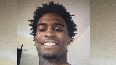 Esta fotografía sin fecha difundida por el Departamento de la Policía de Memphis muestra a Ezekiel Kelly, de 19 años. La policía de la ciudad les advirtió a los habitantes que se resguardaran porque un hombre identificado como Kelly conducía disparándole a transeúntes.&nbsp;