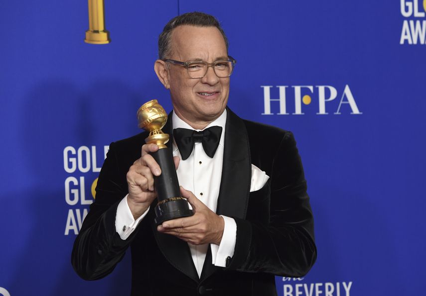 Tom Hanks, homenajeado con el Premio Cecil B. deMille a la trayectoria, posa en la sala de prensa durante la ceremonia del Globo de Oro el domingo cinco de enero del 2020 en Beverly Hills, California.