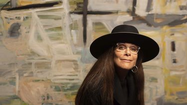 Un autorretrato proporcionado por la fotógrafa Lynn Goldsmith. Una corte federal de apelaciones apoyó a la fotógrafa en su disputa de derechos de autor contra la Fundación Andy Warhol para las Artes Visuales por obras de Warhol basadas en fotografías que ella tomó a Prince.&nbsp;