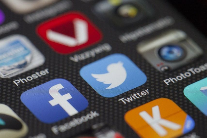Redes sociales.